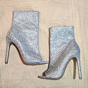 Steve Madden Women's Dispute-r Ankle Boot peep toe 7.5